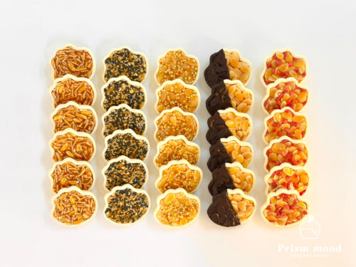 견과 모나카 모형 전체 형태