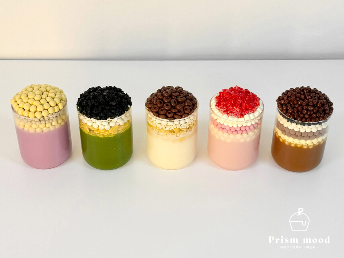 딸기 홀케이크 모형 전체 형태