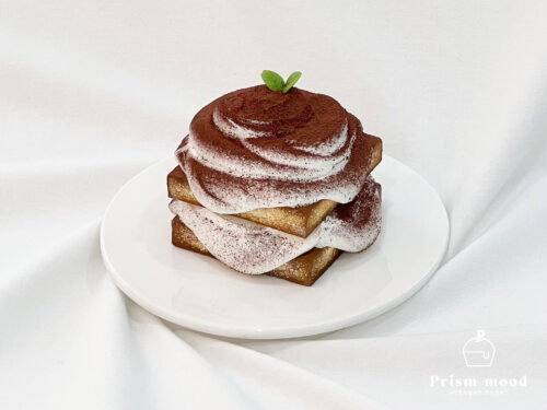 크림 티라미수 모형 제작 예시